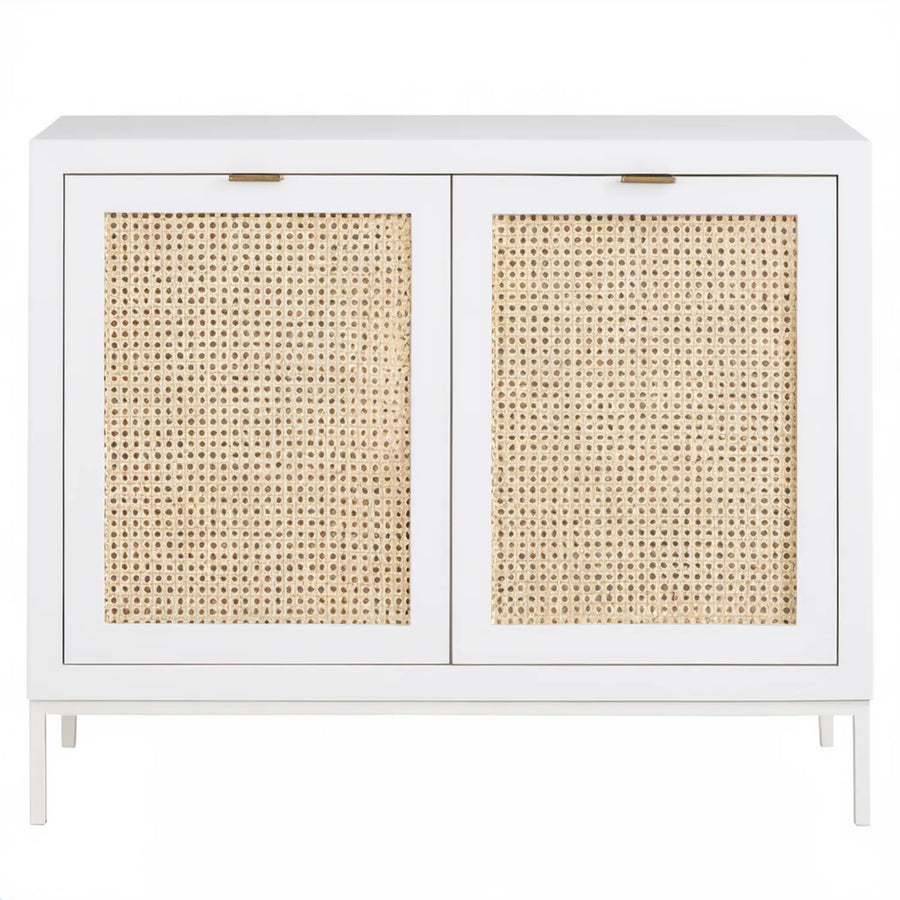 Biała komoda z plecionką rattanową i mosiężnymi uchwytami 100 x 40 x 90 cm